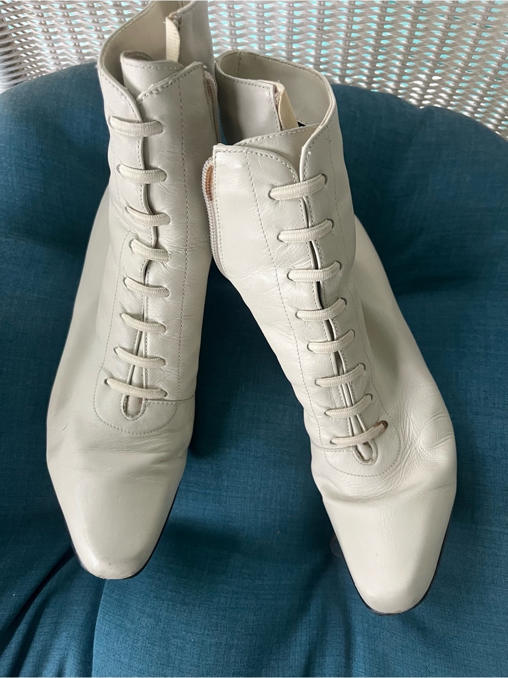 Vintage Amanda Smith "Garbo" Ivory Leather Boots 2.5" Heel